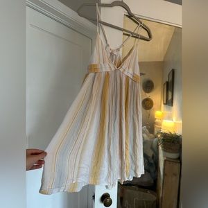 Small O’Neill summer beach cover up lightweight dress